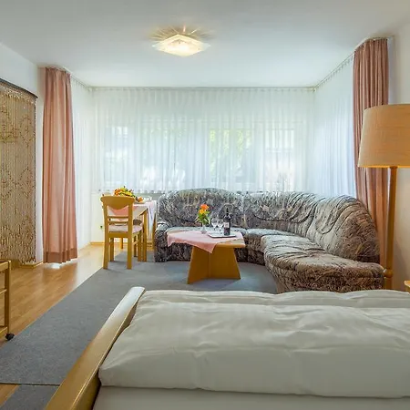 Schloessmann Garni Hotel Bad König